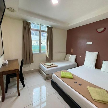 Sv Andalas Hotel Кланг Экстерьер фото