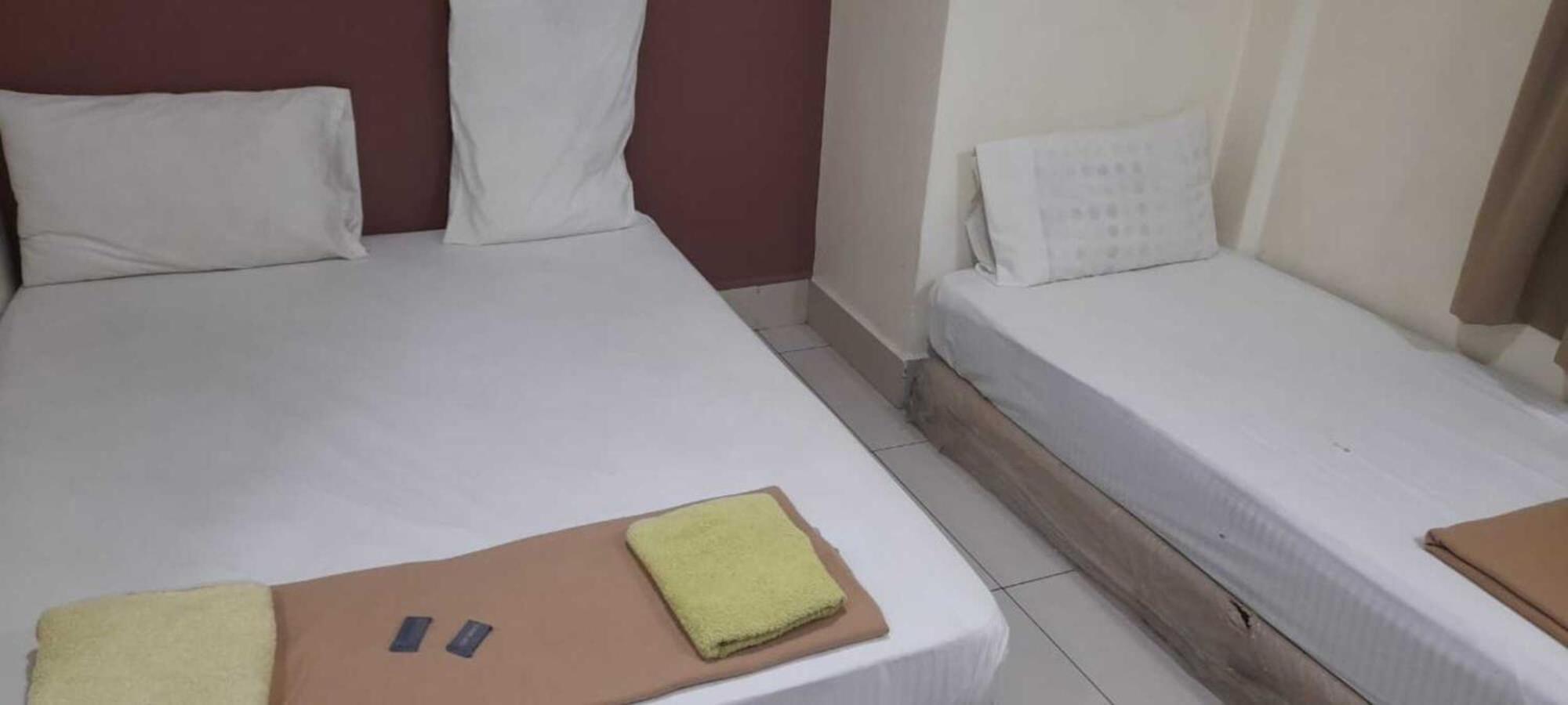 Sv Andalas Hotel Кланг Экстерьер фото